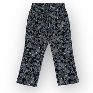 Kenar, Black & White Floral Outline Stretchy Pull on Cropped Pants, Women’s 6